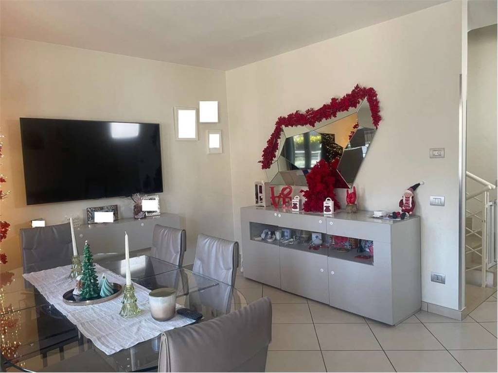 Villa a Mondragone in Via N. Calipari , 12 - Foto 2