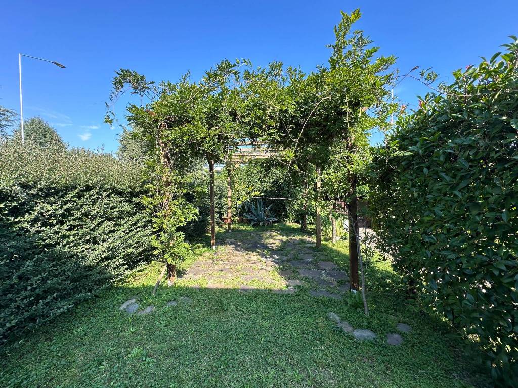 Villa a Azzano san paolo in Via Giovanni Pascoli, 1 - Foto 5