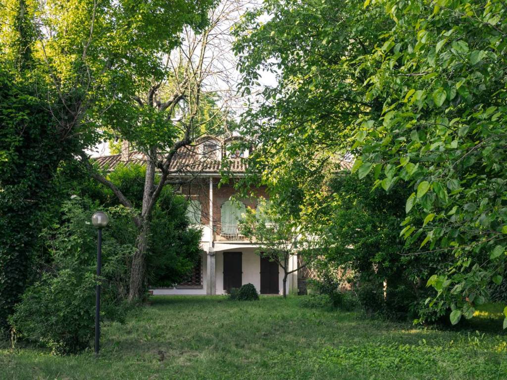 Villa a Mantova in Viale Giovanni Pascoli, 25 - Foto 4
