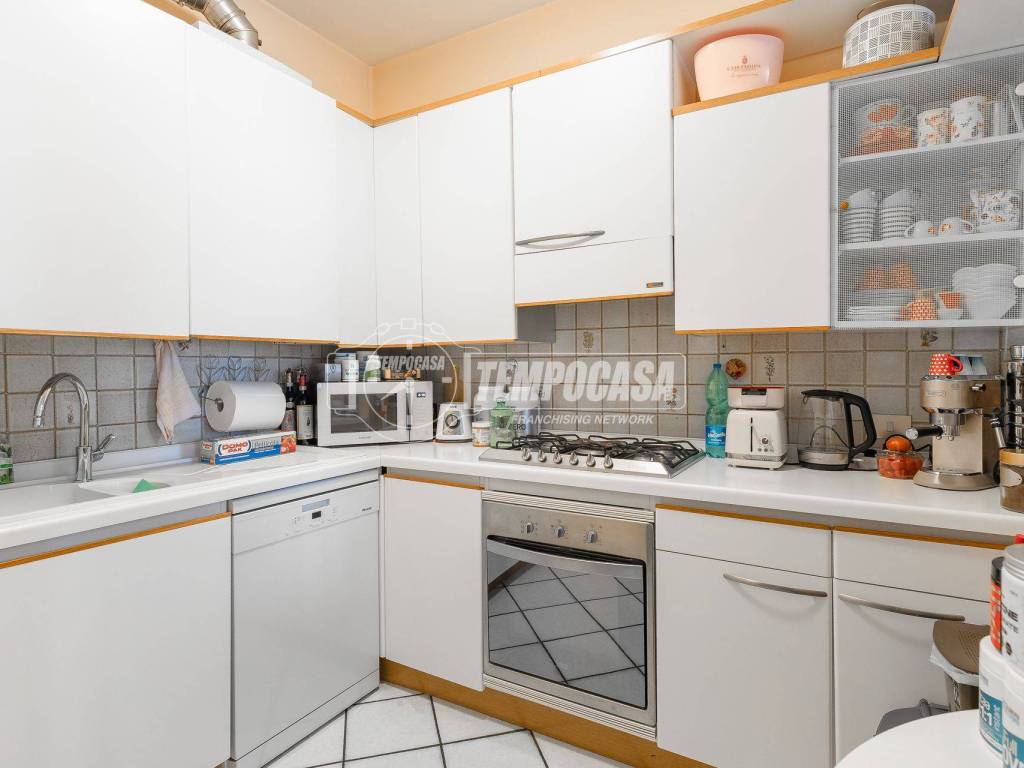 Appartamento a Reggio emilia in Via Martiri della Bettola - Foto 2