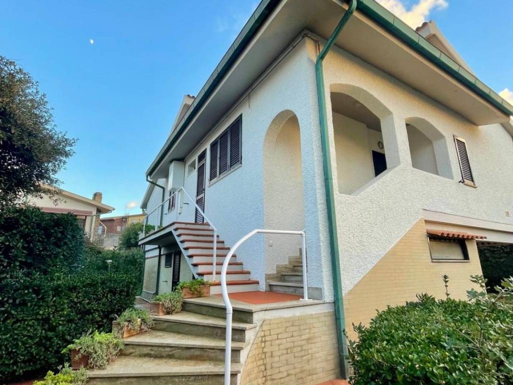 Villa a Orbetello in Via Nino Bixio - Foto 2