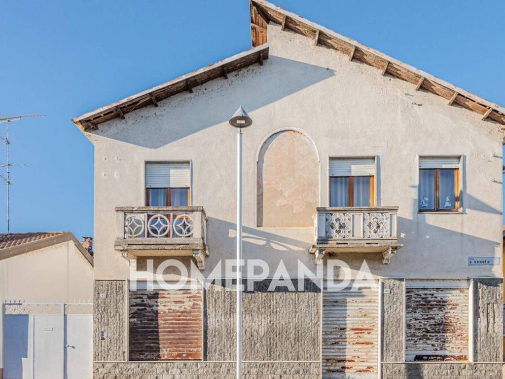 Casa indipendente a Pezzana in Via Vittorio Veneto, 43 - Foto 2