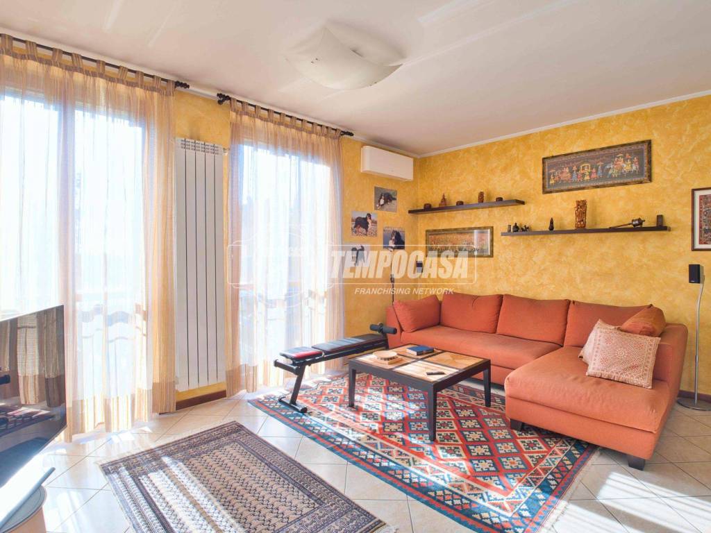 Appartamento a Trecate in Via Dott. G. Perone - Foto 2