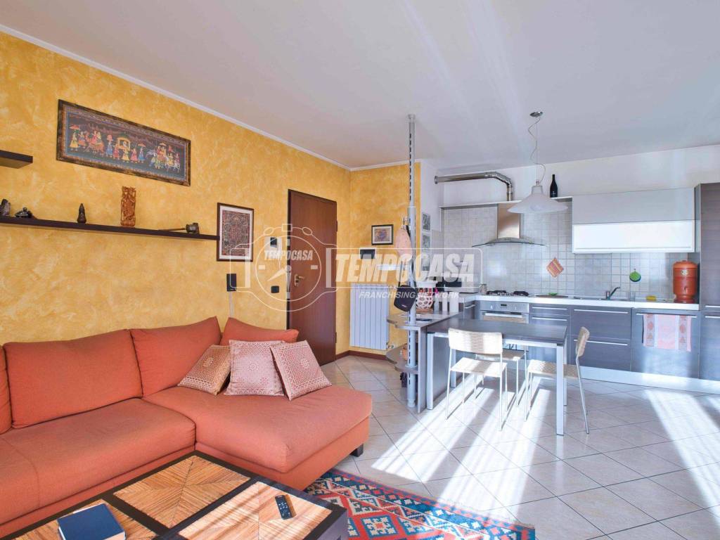 Appartamento a Trecate in Via Dott. G. Perone - Foto 5