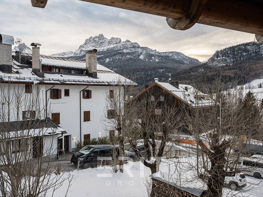 Appartamento a Cortina d'ampezzo in Via Roma - Foto 2