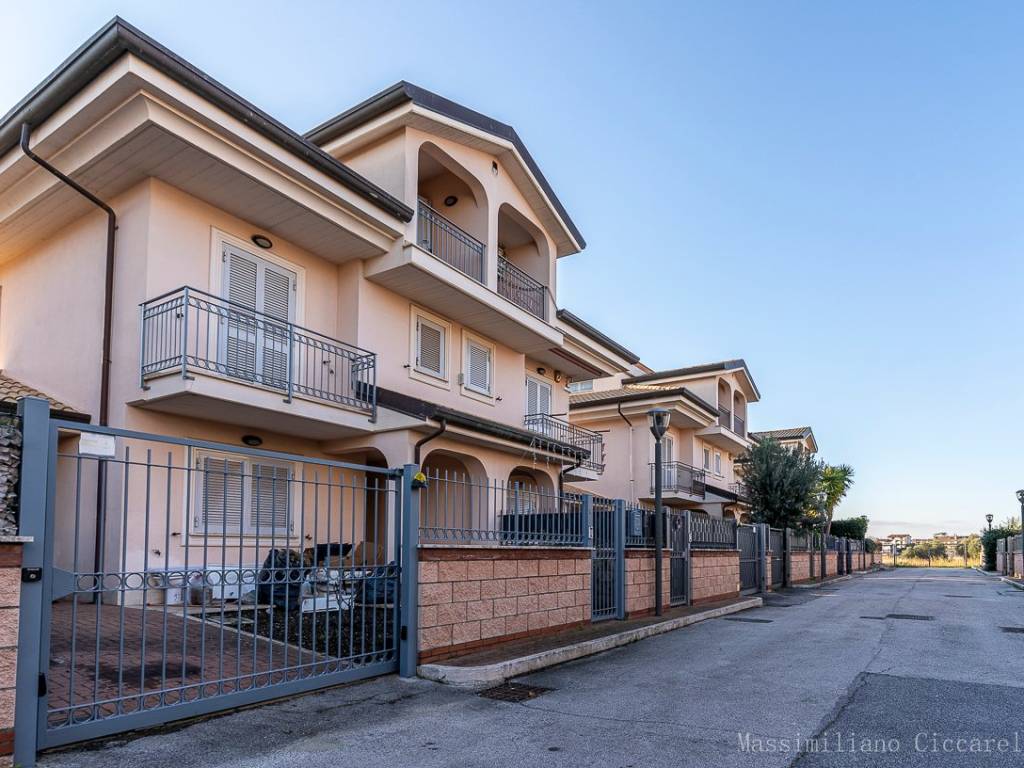 Villa a Albano laziale in Via Colle Nasone, 32 - Foto 2