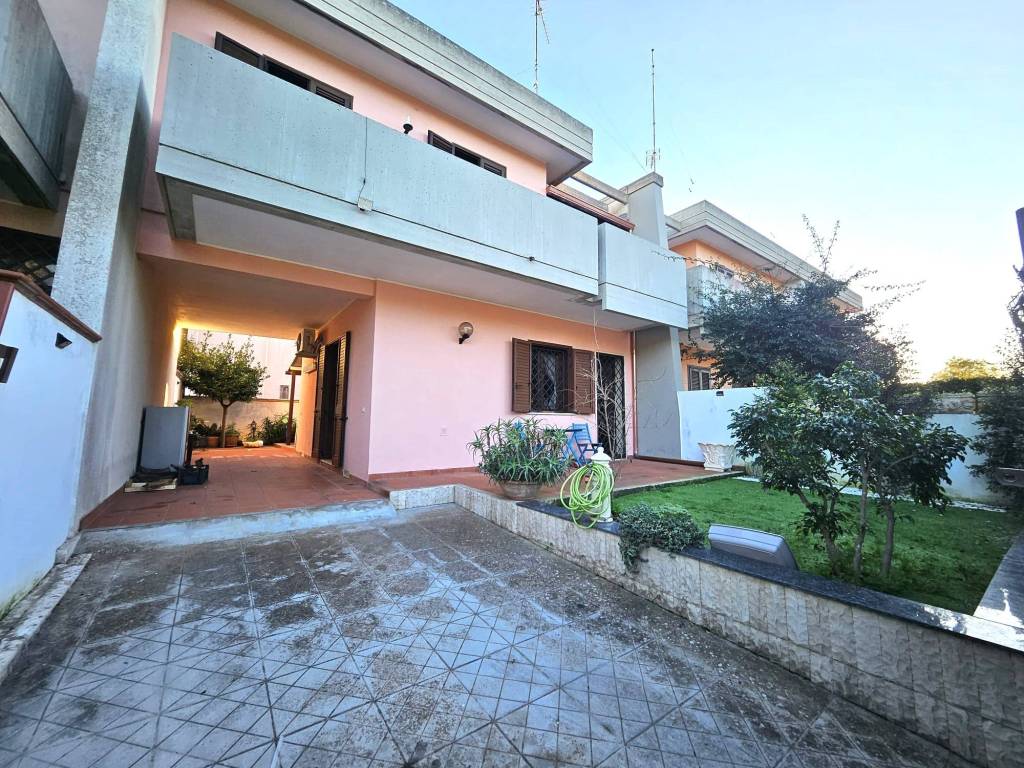 Villetta a schiera a Lecce in Via Patrasso, 10 - Foto 2