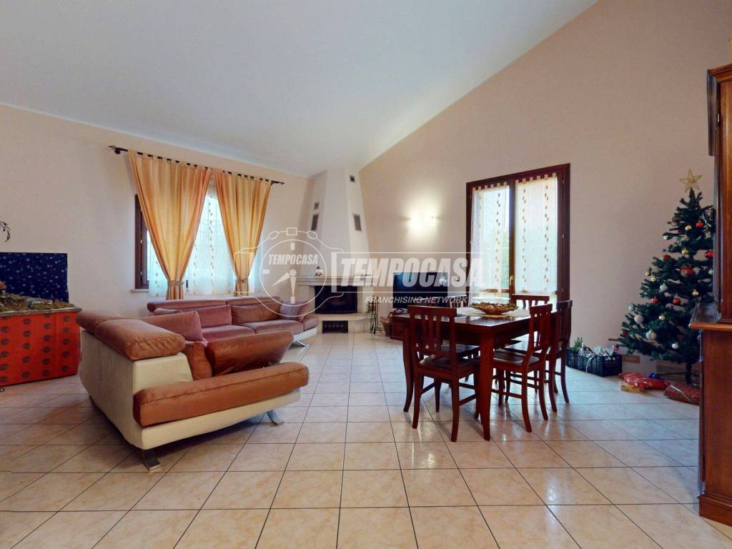 Villa a Reggiolo in Via A. Vallisneri 25 - Foto 2