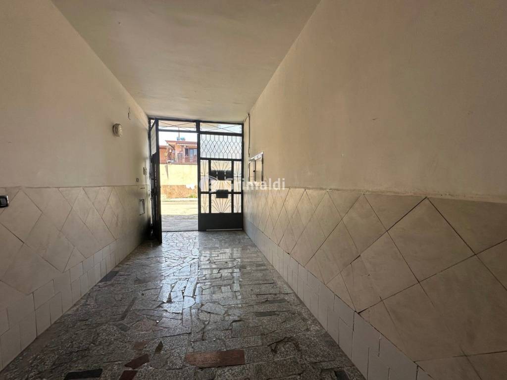 Palazzo / stabile a Acerra in via Piemonte, 11 - Foto 2