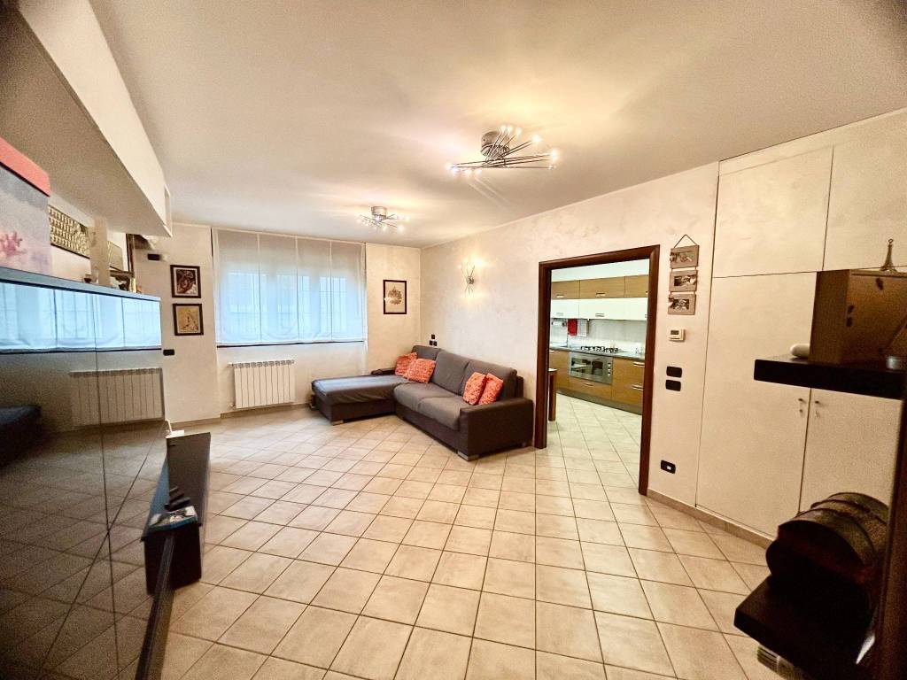 Appartamento a Cesano boscone in Via Milano - Foto 3