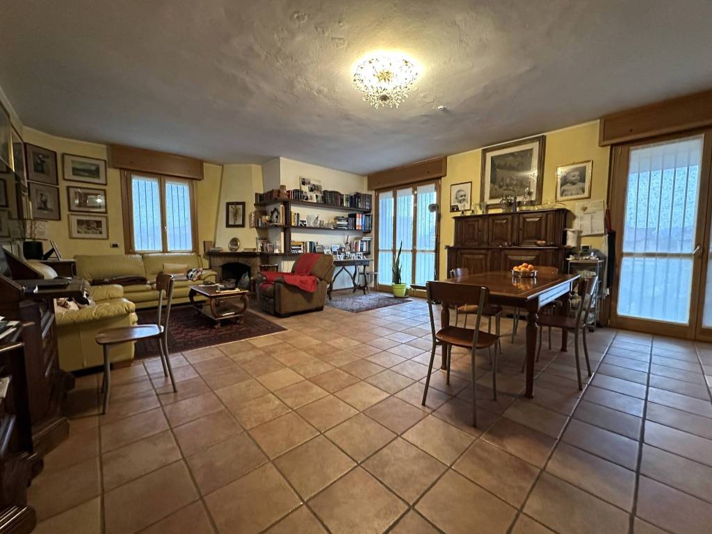 Villa a Gorle in Via Ugo Foscolo, 3 - Foto 3