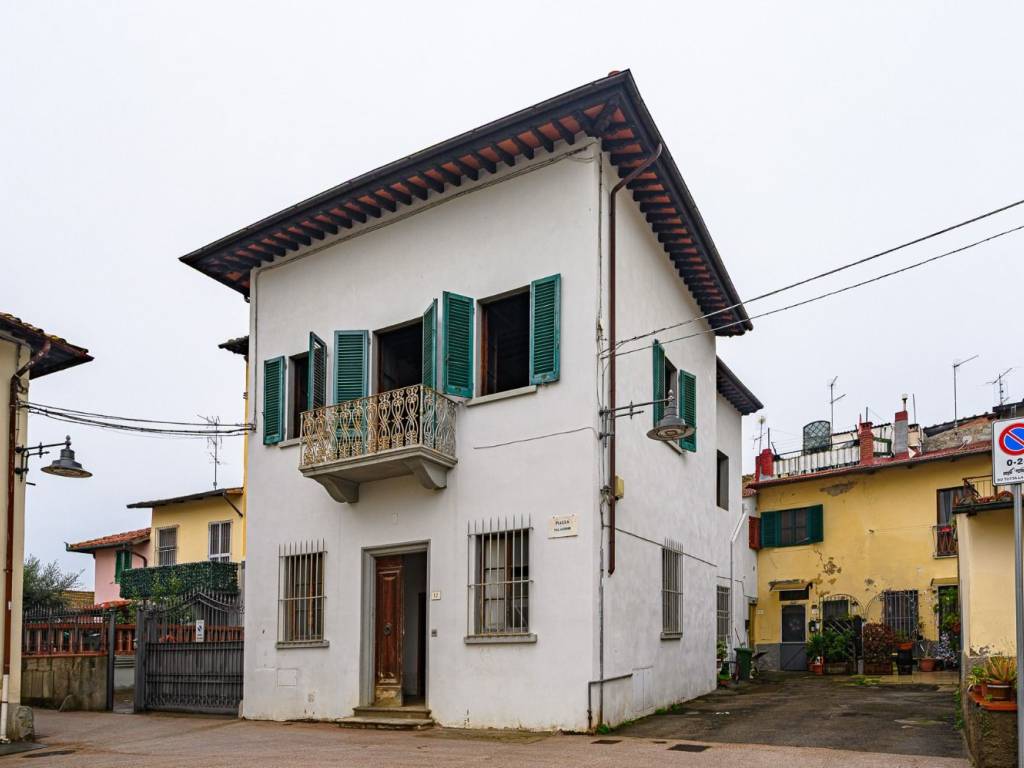 Villa a Campi bisenzio in Piazza Palagione - Foto 2