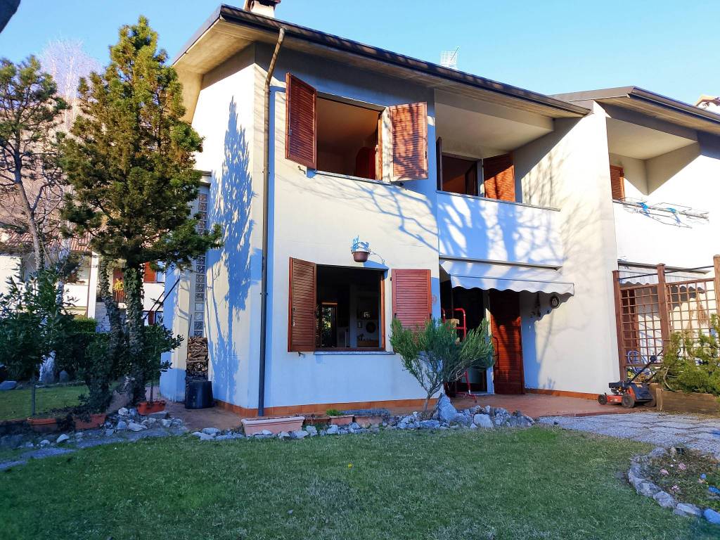 Villa a Ballabio in Via Fiume - Foto 2