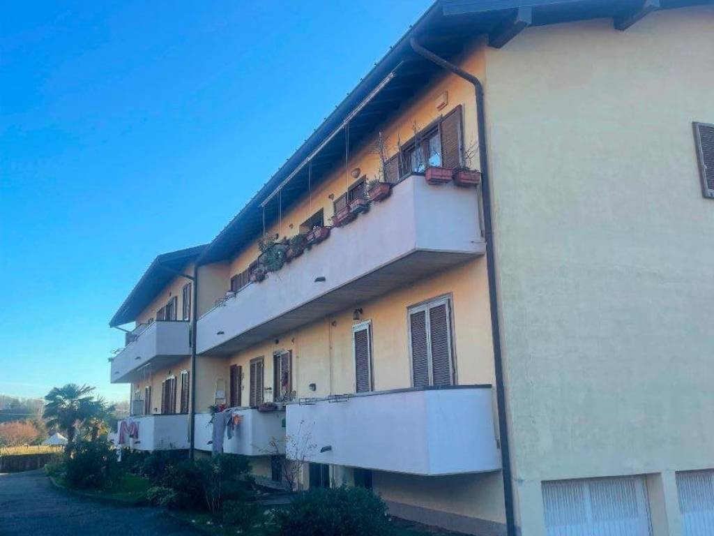 Appartamento a Monvalle in Via Don Alberto Binda, 9 - Foto 2