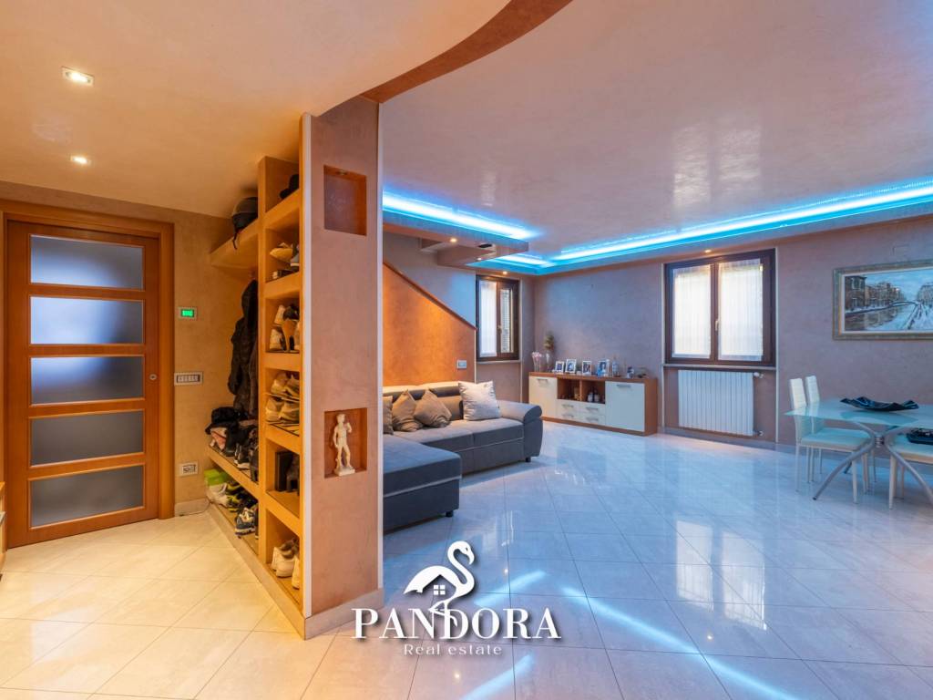 Villa a Novate milanese in Via E de Amicis, 16 - Foto 3