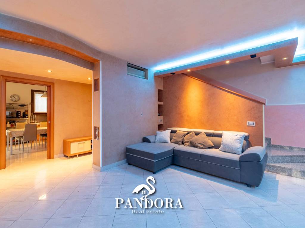 Villa a Novate milanese in Via E de Amicis, 16 - Foto 4