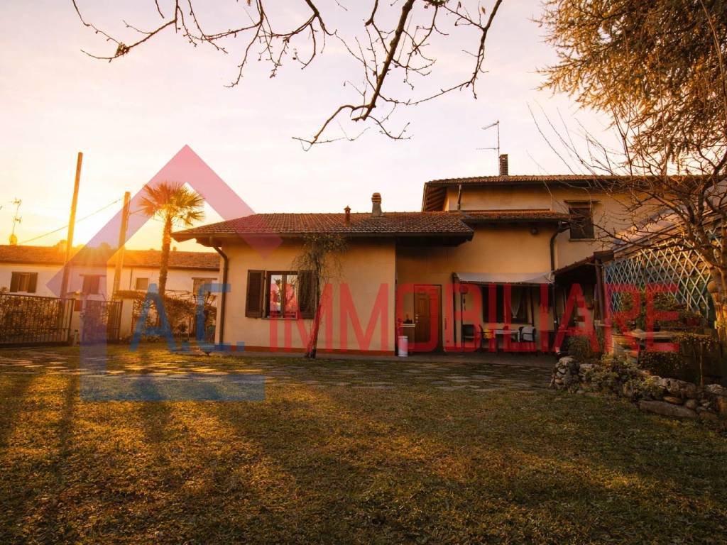 Villa a Vergiate in Via Felice Cavallotti, 6 - Foto 3