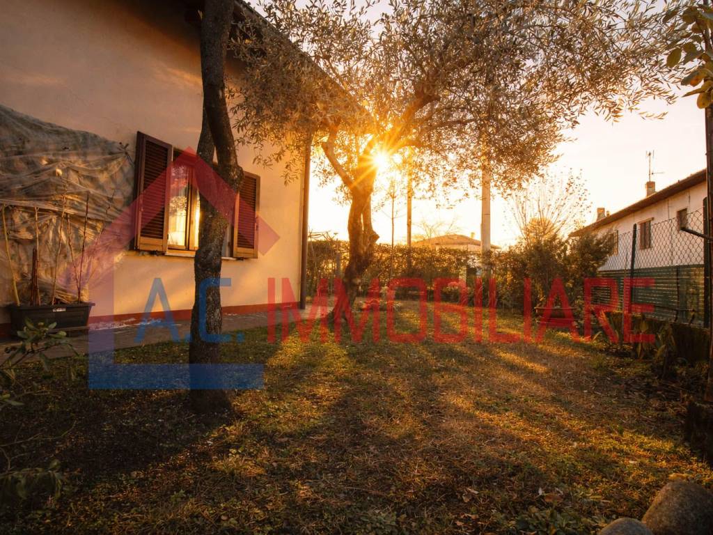 Villa a Vergiate in Via Felice Cavallotti, 6 - Foto 4