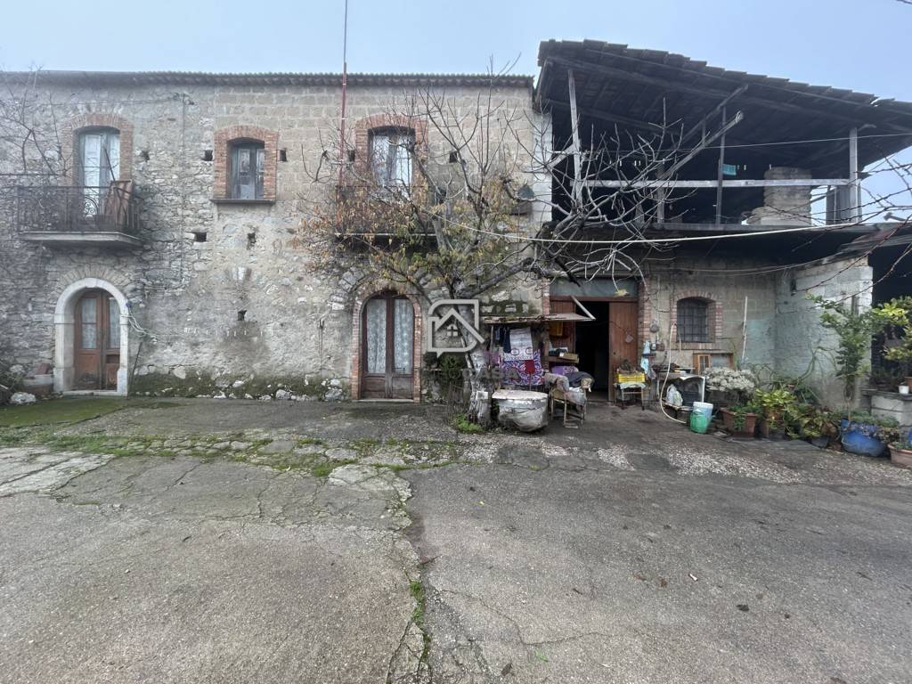 Rustico / casale a Mirabella eclano in Via Iscalonga - Foto 2