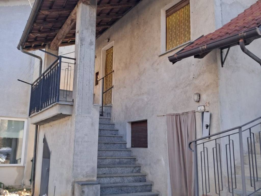 Appartamento a Roccasparvera in Via Golonera, 29 - Foto 2