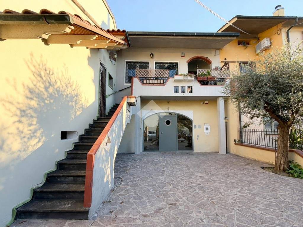 Appartamento a Quarrata in Via Di Mezzo, 368 - Foto 2