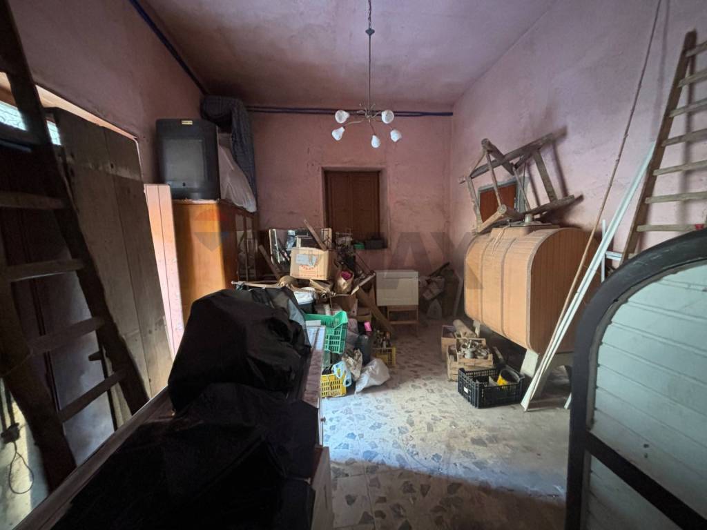 Casa indipendente a Pietraperzia in via fabio filzi, 64 - Foto 4