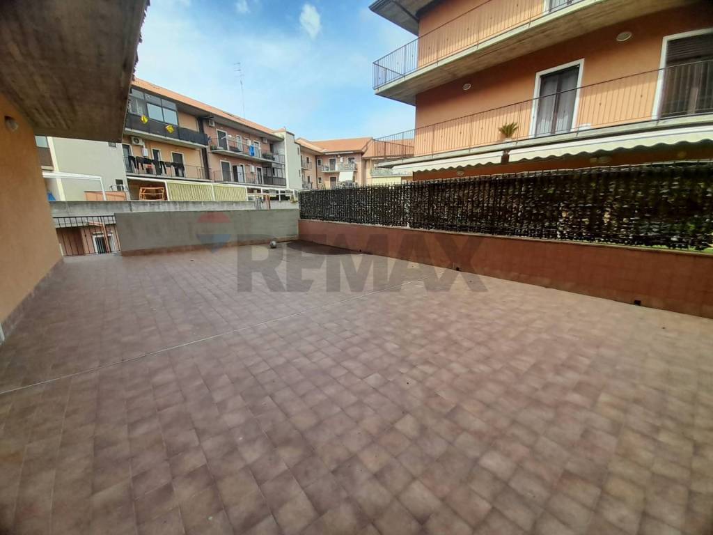 Appartamento a Camporotondo etneo in Via Quasimodo, 9 - Foto 2