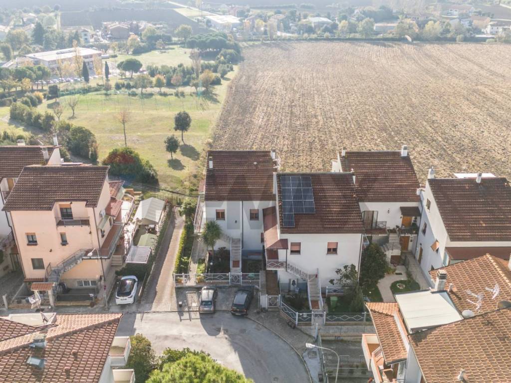 Appartamento a Montemarciano in via dei Mandorli, 37 - Foto 2