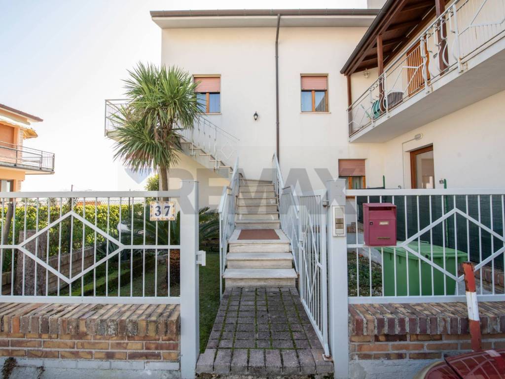 Appartamento a Montemarciano in via dei Mandorli, 37 - Foto 5