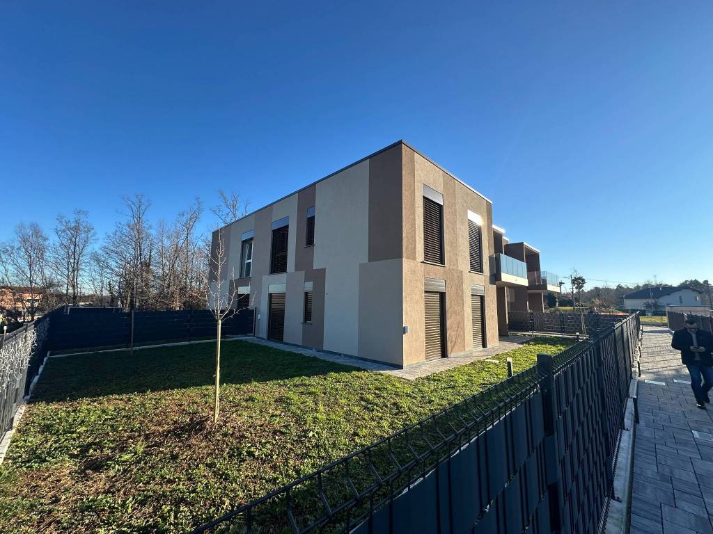 Appartamento a Olgiate comasco in Via della Repubblica - Foto 2