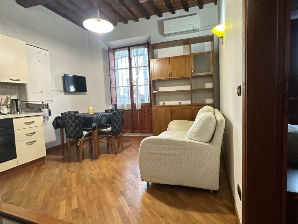 Appartamento a Pietrasanta in Via Giuseppe Garibaldi, 53 - Foto 2