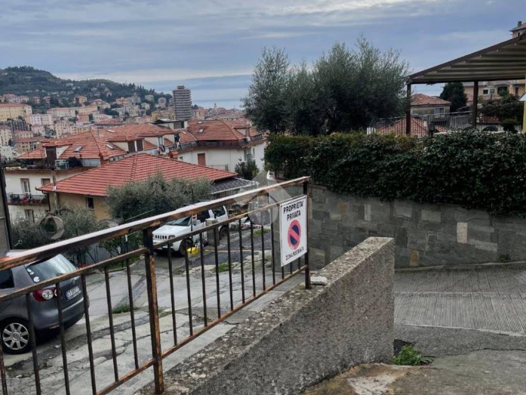Box / garage a Imperia in V. Sant'Agata, 154 - Foto 3