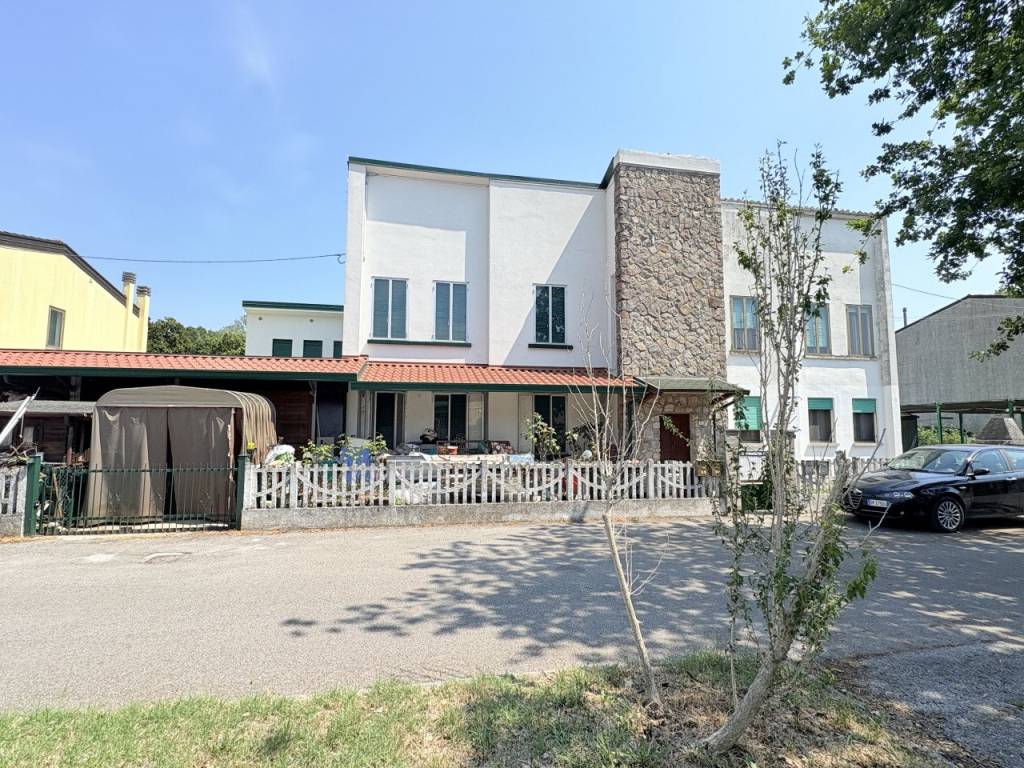 Appartamento a Battaglia terme in VIA FRATELLI ROSSELLI n. 25 Piano T-1 - Foto 3