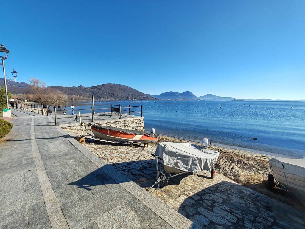 Appartamento a Baveno in Via Repubblica dell'Ossola, 7 - Foto 5
