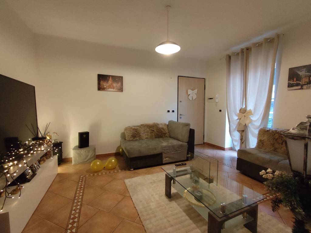 Appartamento a Rocchetta tanaro in Via Vittorio Veneto, 9 - Foto 2