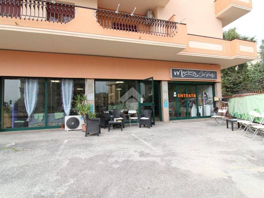 Immobile a Monterotondo in LOCALE COMMERCIALE VIA SAN MARTINO, 47 - Foto 3