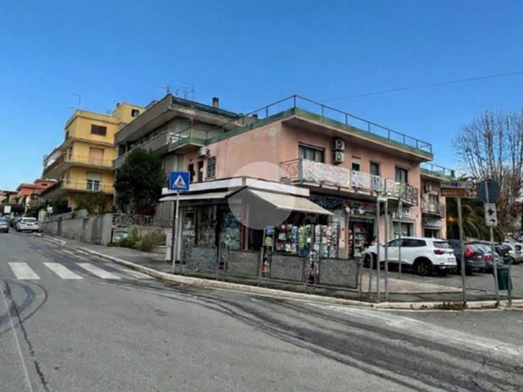 Immobile a Guidonia montecelio in Via Umberto Maddalena, 74 - Foto 2