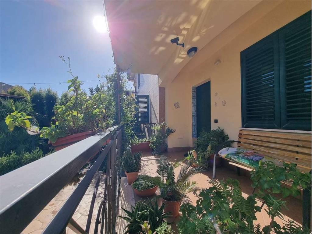 Villa a Catanzaro in VIA GIUSEPPE DI TARDO - Foto 4