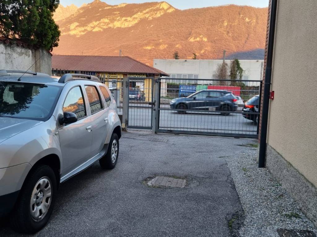 Box / garage a Garlate in Via Statale - Foto 2