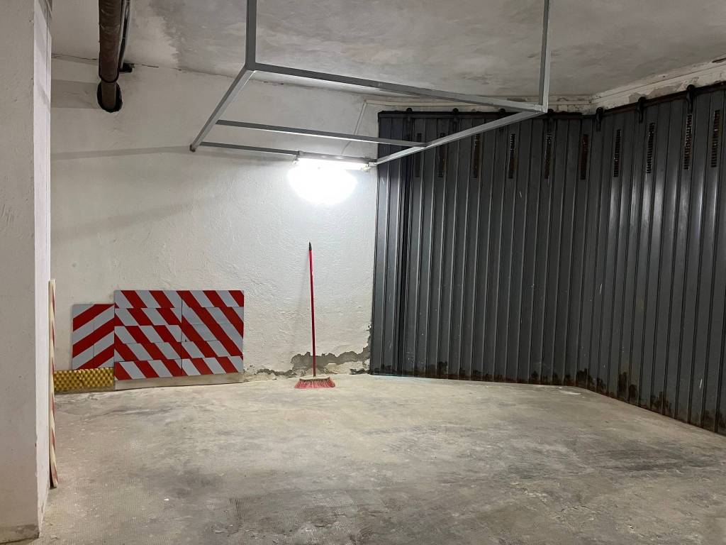 Box / garage a Spotorno in Via Serra, 1 - Foto 3
