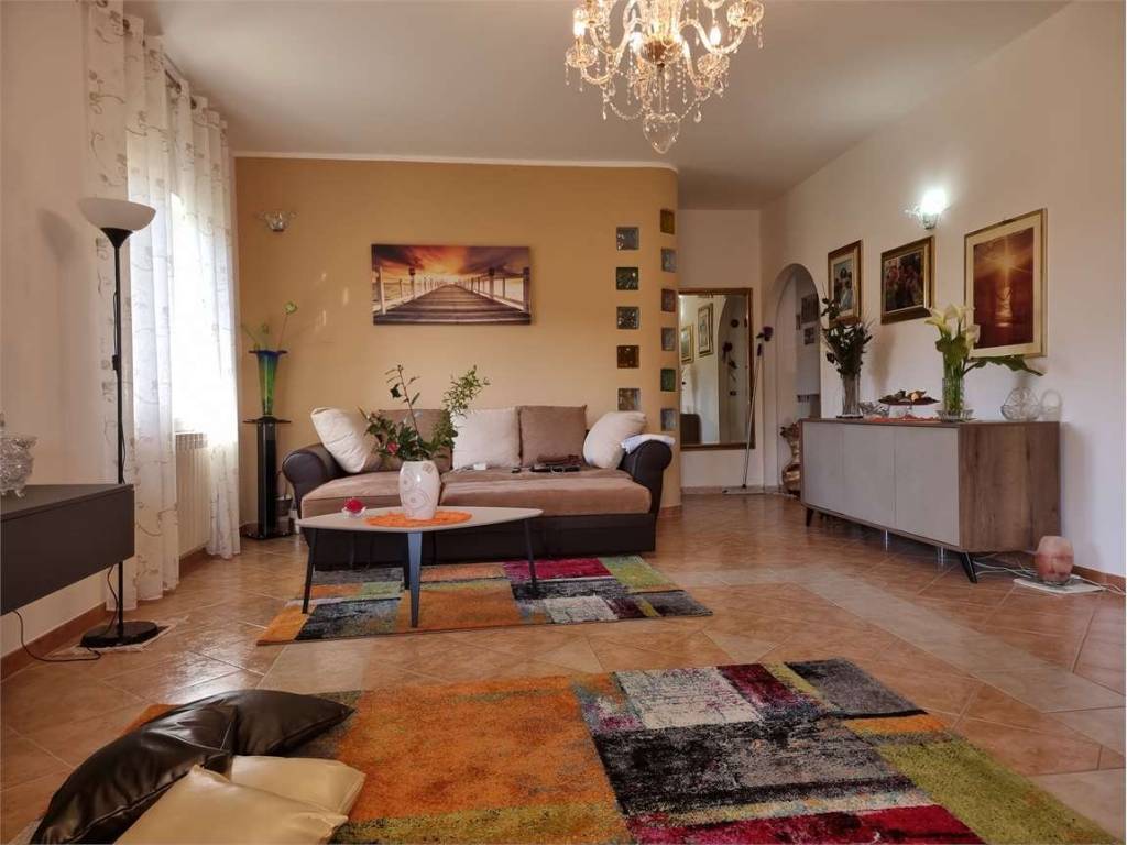 Villa a Borgia in via guseppe saragat , 8 - Foto 2