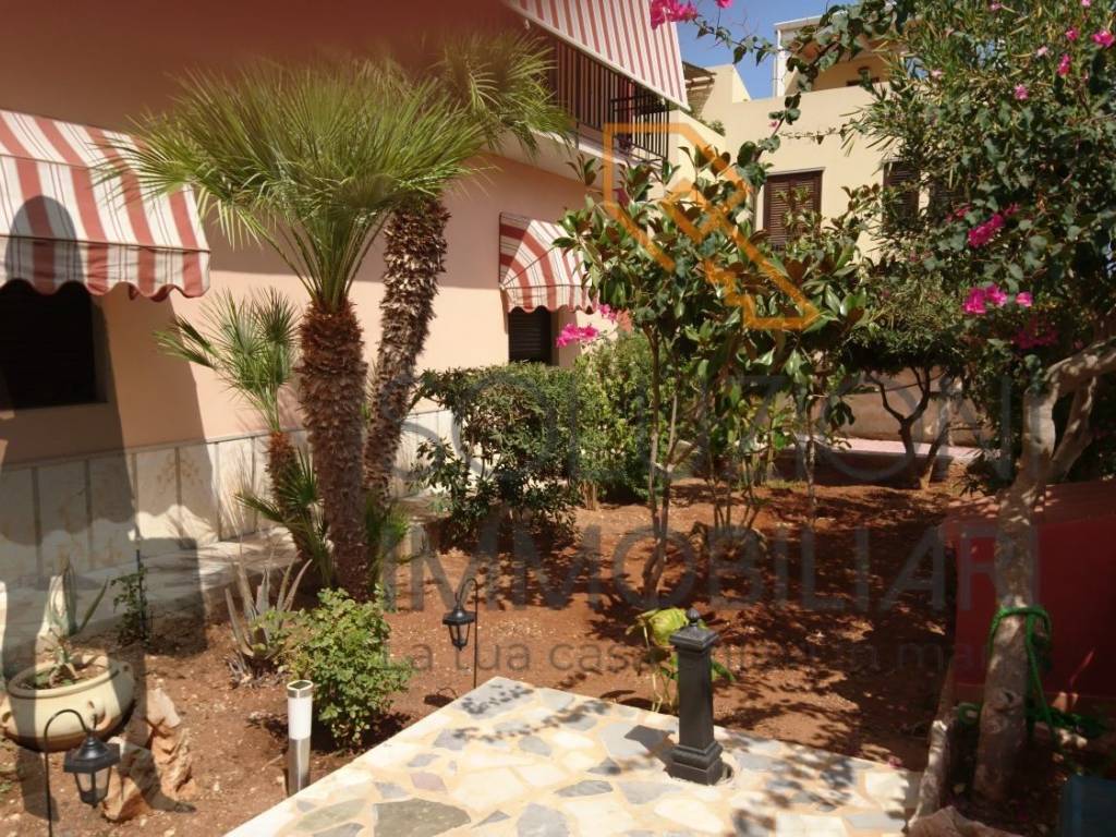 Palazzo / stabile a San vito lo capo in Via Generale Giuseppe Arimondi, 156 - Foto 3