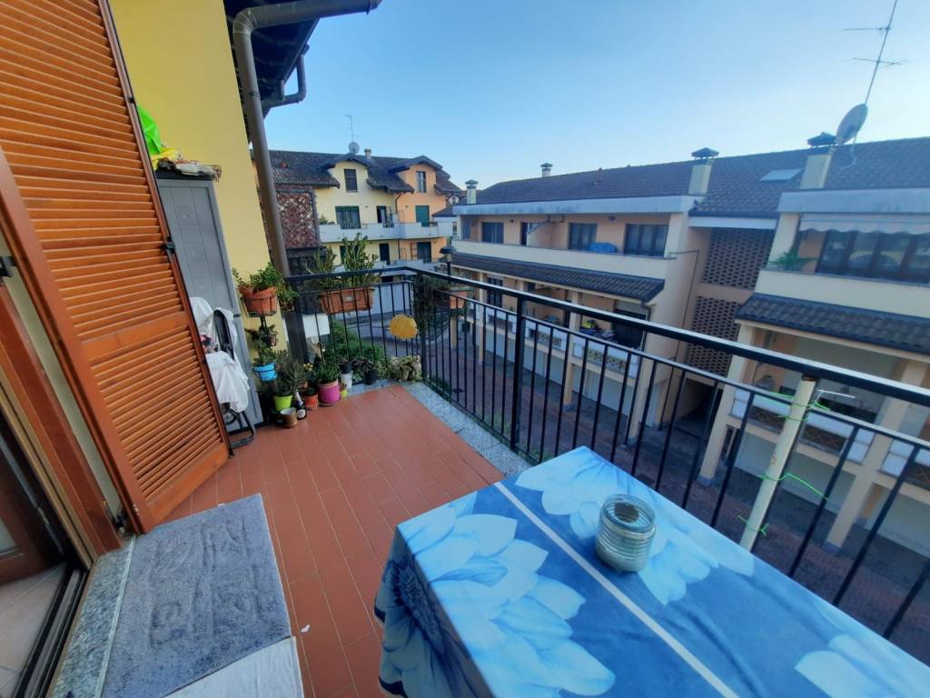 Appartamento a Bareggio in Via Isonzo - Foto 3