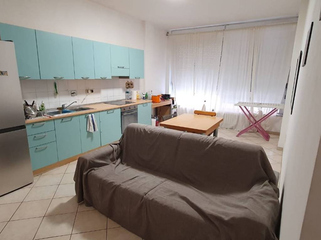 Appartamento a Livorno in Via Pietro Cossa - Foto 2