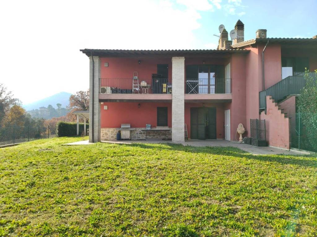 Appartamento a Bettona in Via Martiri delle Foibe, 3 - Foto 2