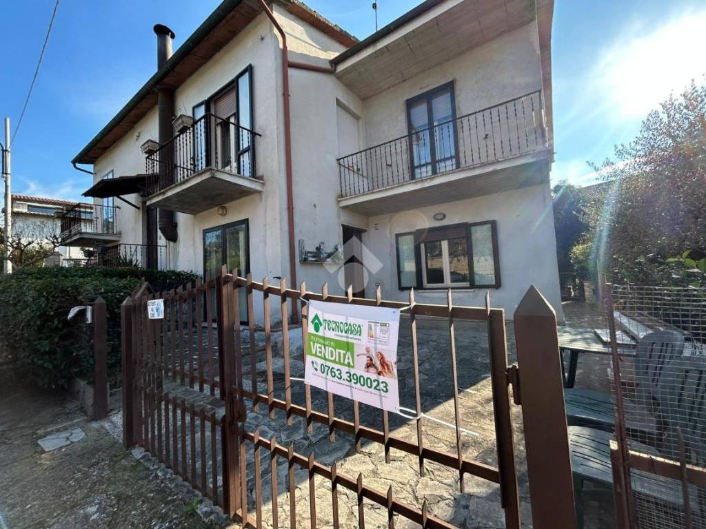 Casa indipendente a Baschi in Via Dell'Annunziata, 42 - Foto 2