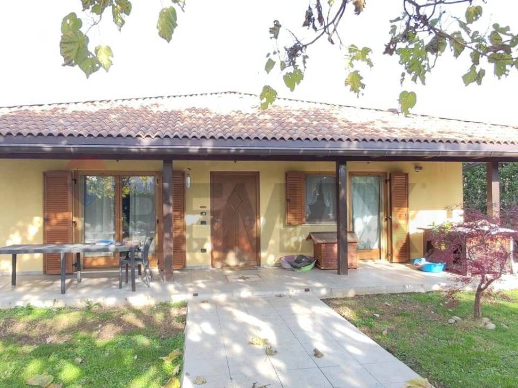 Casa indipendente a Bellinzago novarese - Foto 2