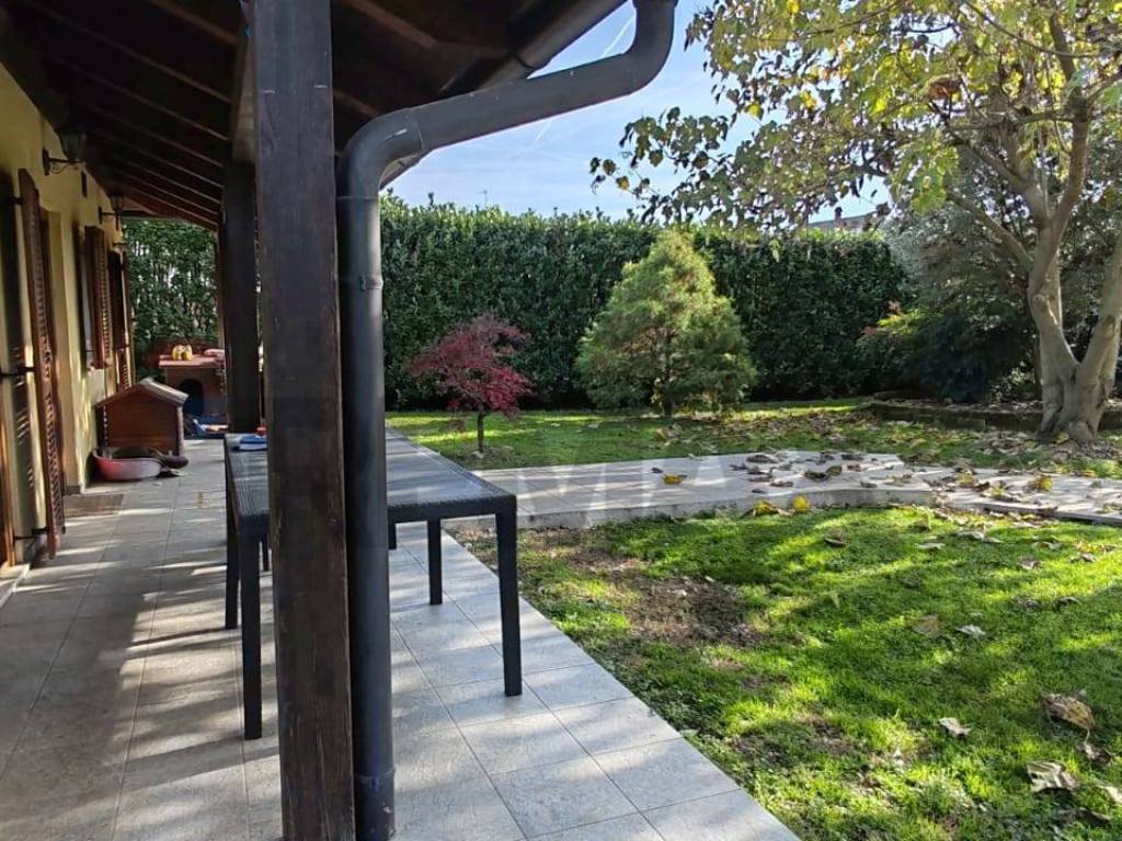 Casa indipendente a Bellinzago novarese - Foto 4