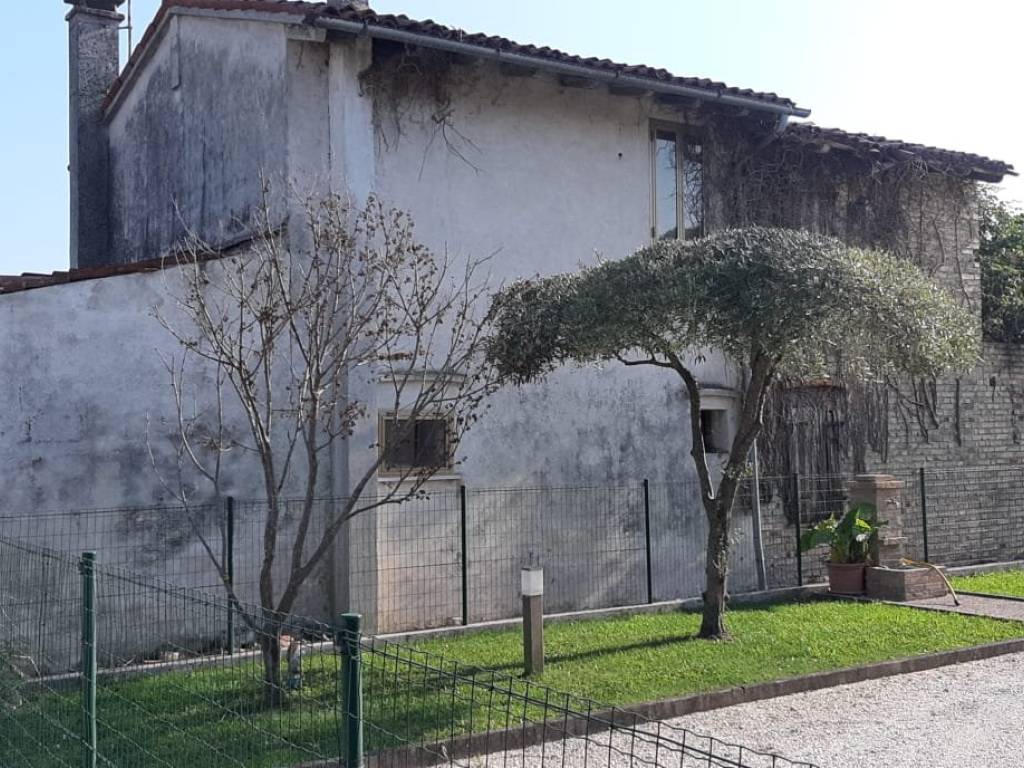 Rustico / casale a Teglio veneto in Via Cintello - Foto 3