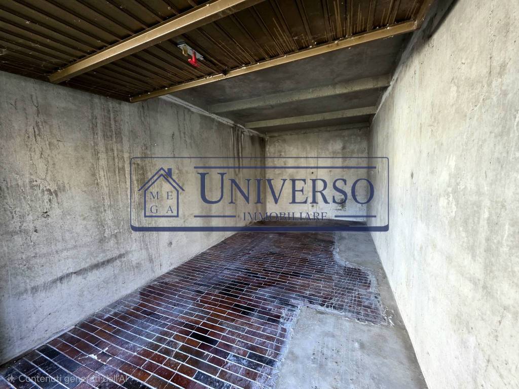 Box / garage a Voghera in Via Ugo Foscolo, 31 - Foto 3